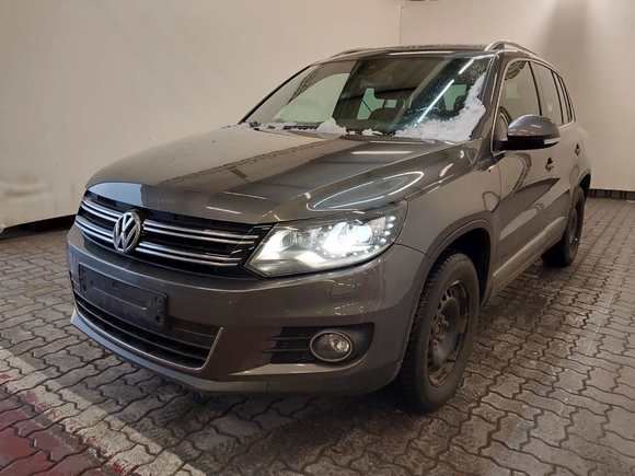 Pogled od napred levo