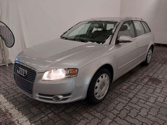 Pogled od napred levo