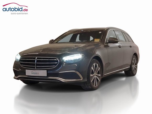 Pogled od napred levo