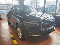 Pogled sprijeda desno