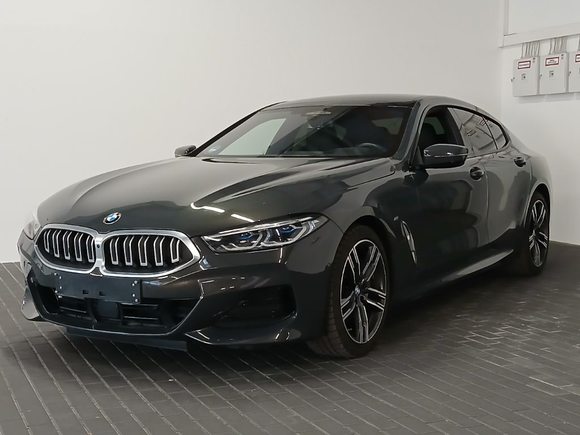 Pogled od napred levo