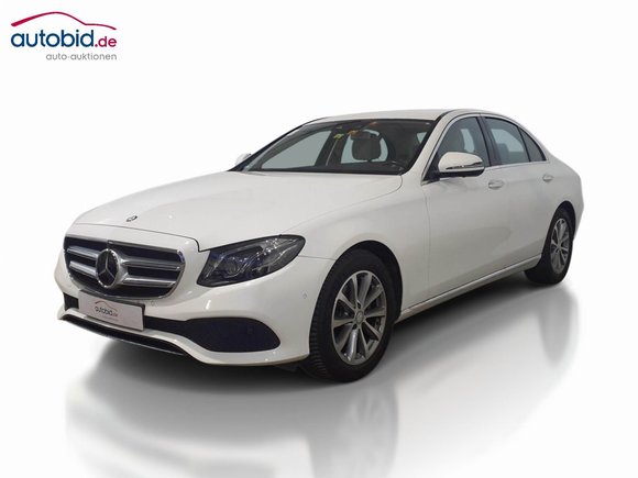 Вид спереди слева