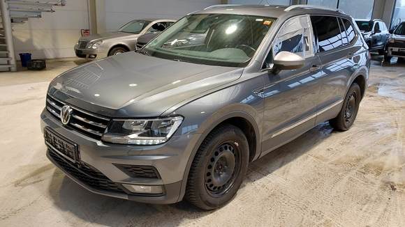 Вид спереди слева