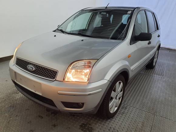 Pogled sprijeda lijevo