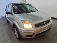 Pogled sprijeda desno