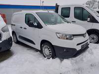 Pogled desno spredaj