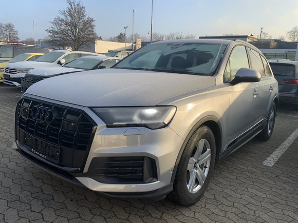 Pogled od napred levo