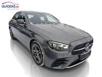 Pogled desno spredaj