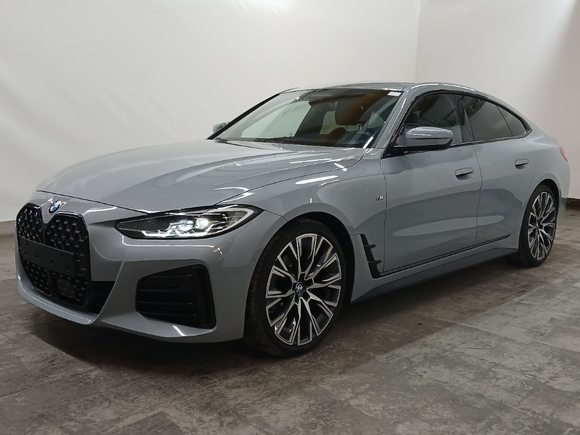 Pogled od napred levo