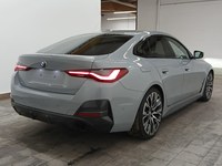 Pogled od pozadi desno