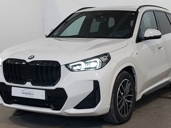 Pogled od napred levo