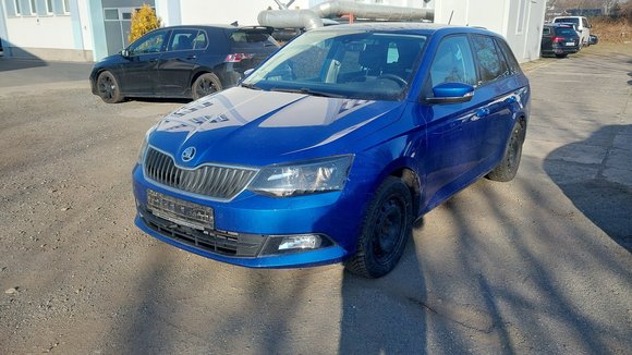 Pogled sprijeda lijevo