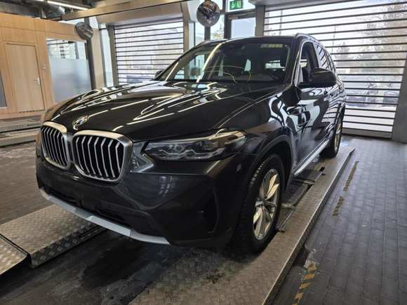 Вид спереди слева