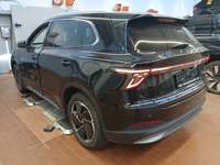 Vaade tagant vasakult