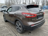 Vaade tagant vasakult