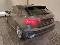 Pogled od pozadi levo