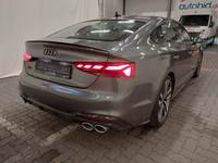 Pogled od pozadi desno