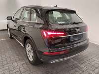 Pogled od pozadi levo