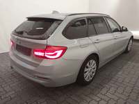 Pogled od pozadi desno