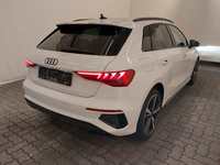 Pogled od pozadi desno