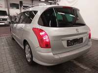 Pogled od pozadi levo