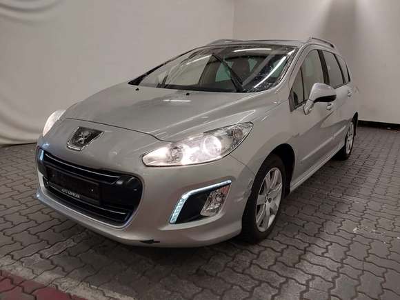 Pogled od napred levo