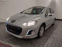 Pogled od napred levo