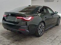 Pogled od pozadi desno