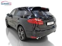 Pogled od pozadi levo