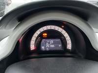 Pohľad na združený prístroj na palubnej doske