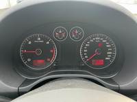 Pohľad na združený prístroj na palubnej doske