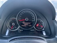 Pohľad na združený prístroj na palubnej doske