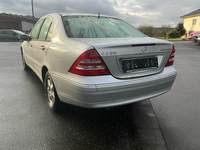 Pogled od pozadi levo