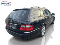 Pogled od pozadi desno