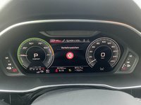 Pohľad na združený prístroj na palubnej doske