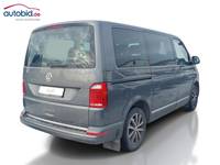 Pogled od pozadi desno