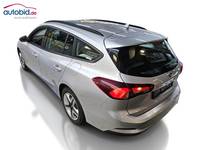 Vaade tagant vasakult