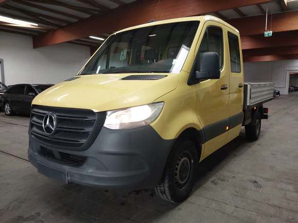 Pogled sprijeda lijevo