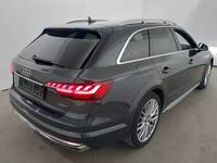 Pogled od pozadi desno