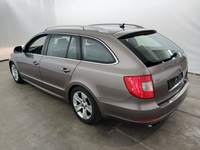 Pogled od pozadi levo