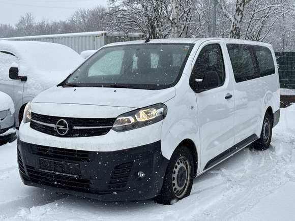 Pogled od napred levo