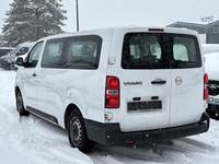 Pogled od pozadi levo