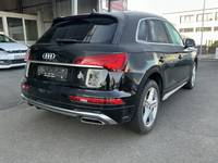 Pogled od pozadi desno