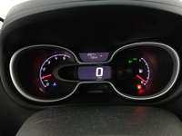 Pohľad na združený prístroj na palubnej doske