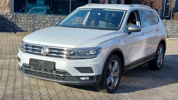 Pogled sprijeda lijevo