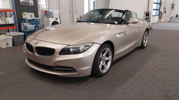 Pogled sprijeda lijevo