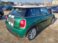 Pogled od pozadi desno