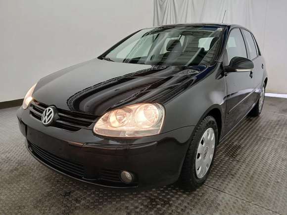 Pogled sprijeda lijevo