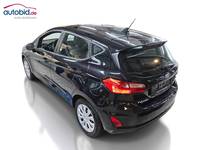 Vaade tagant vasakult