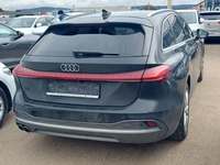 Pogled od pozadi desno